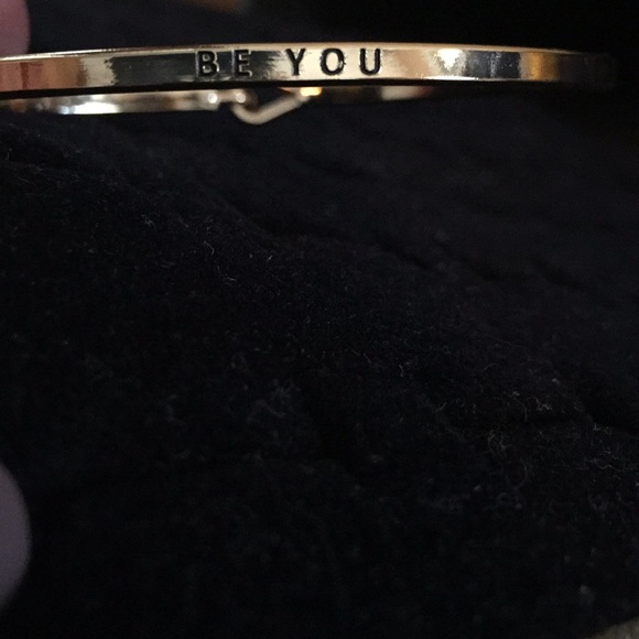 Farah Jewelry Jewelry - ‘🌀 ‘Be You’ Message Bracelet.